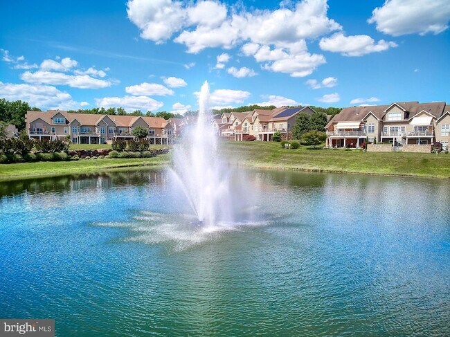 Building Photo - 420 Azra Ct