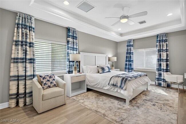 Building Photo - 740 5th Ave N