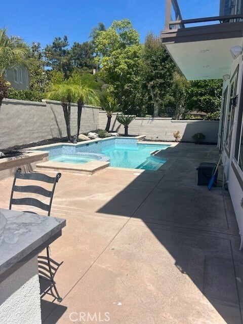 Building Photo - 27041 S Ridge Dr