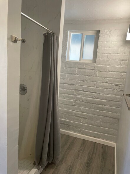 Building Photo - 4240 N 4th Ave