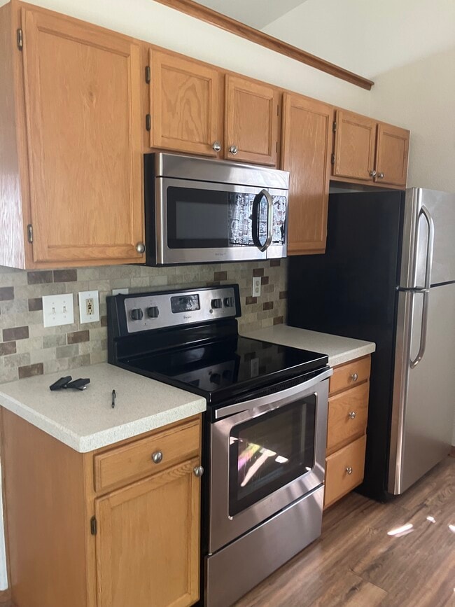 Building Photo - 160 Emilio Court