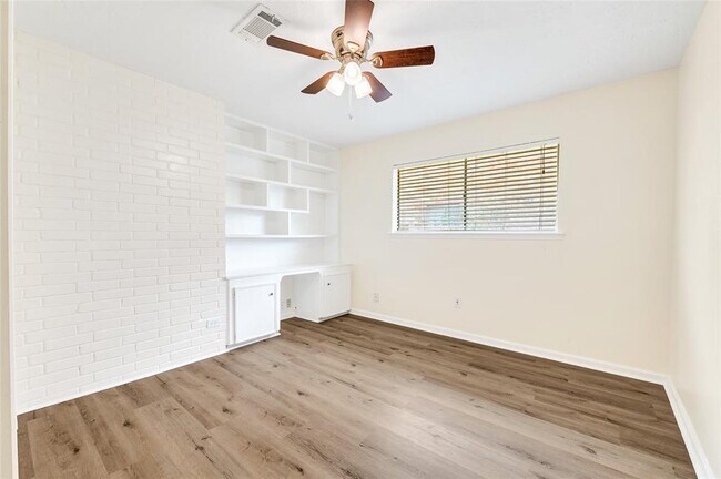Building Photo - 12726 Westella Dr
