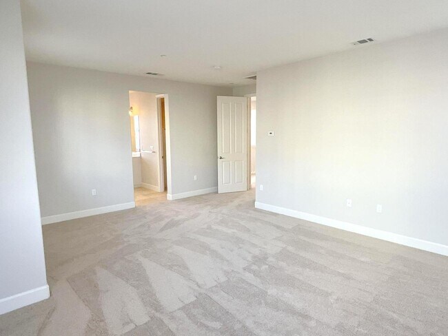 Building Photo - 4807 Valerio St