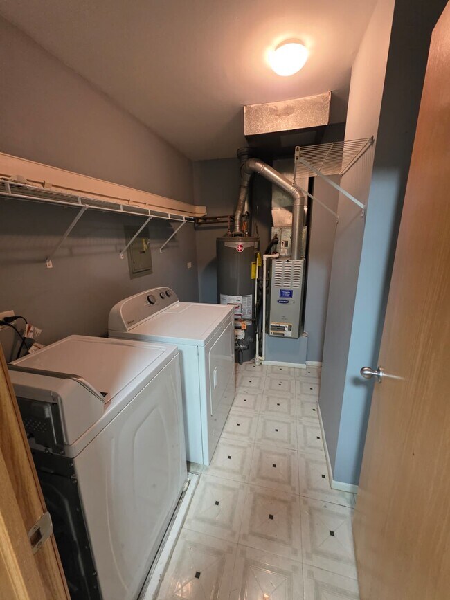 Building Photo - 301 Pembridge Ln