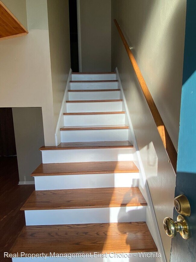 Building Photo - 2 br, 1 bath House - 725 W Stackman Dr #8