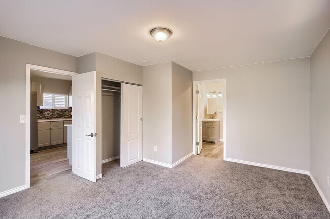 Building Photo - 2 Bedroom 1 Bath in Denver