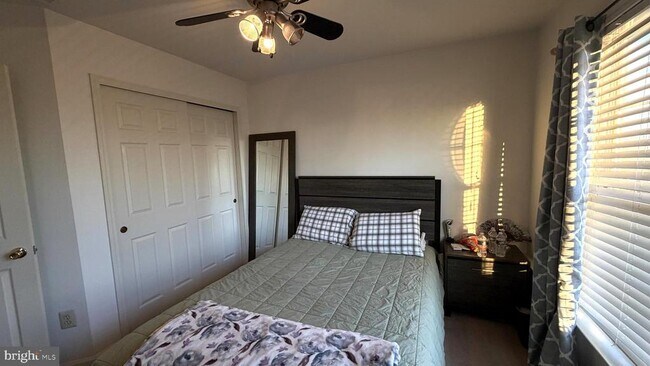 Building Photo - 506 Quincy St