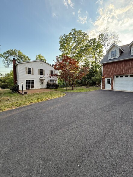 Building Photo - 801 Northside Dr