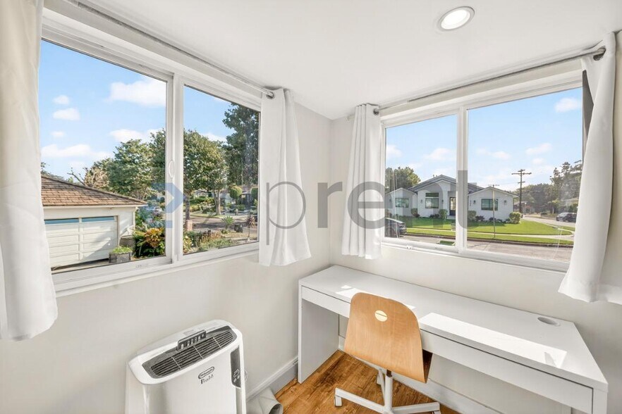 Building Photo - Unit 1/2