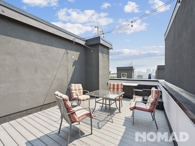 Building Photo - 3039 W 19th Ave