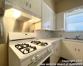 Building Photo - 120 Gifford St