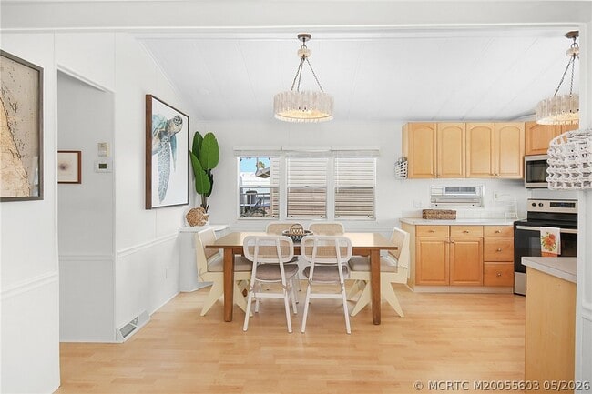 Building Photo - 10725 S Ocean Dr