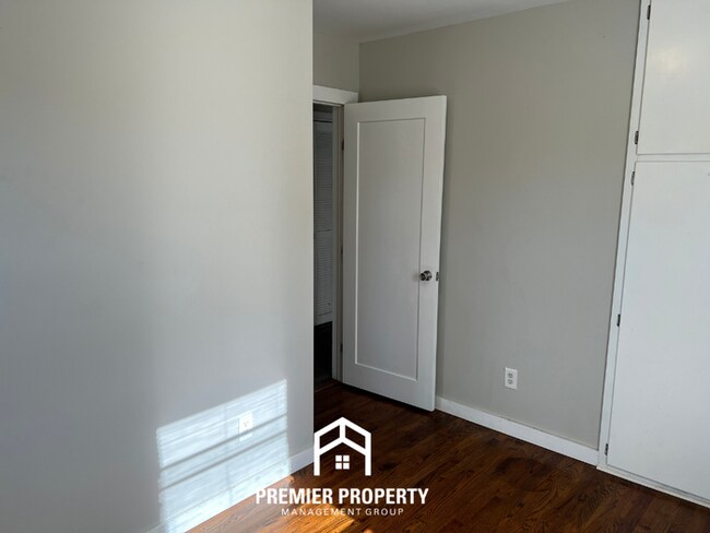 Building Photo - Spacious 4BR Decatur Home Near Huntsville w/ Vaulted Ceilings, 2-Car Garage & Fenced Yard