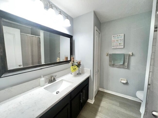 Building Photo - Amazing 4x2 in Lake Nona!! Gated Nona Crest! All tile flooring!! 2 car garage!