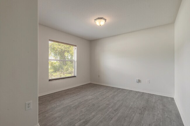 Building Photo - 109 Blue Daze Cir