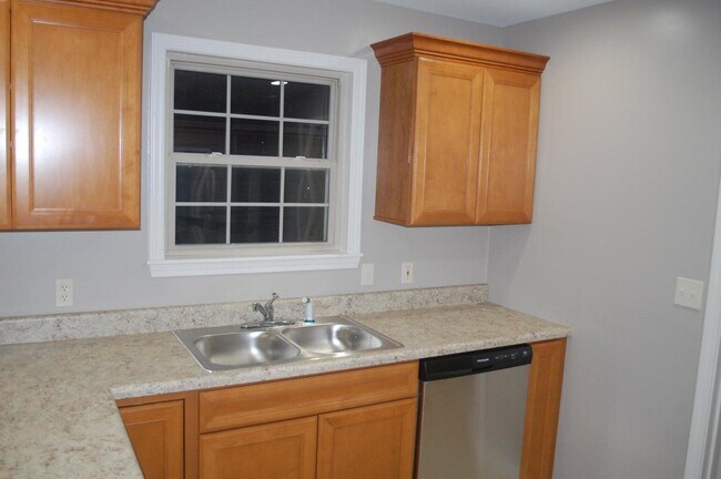 Building Photo - 5007 Craydon Dr