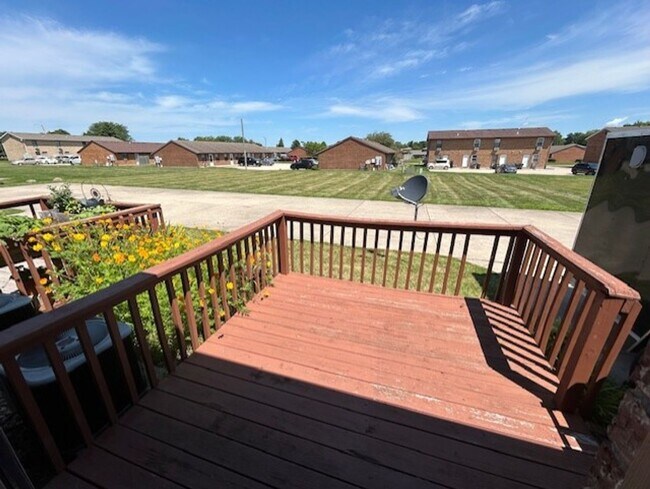 Building Photo - Ranch Condo with 2 Bedrooms, 1 Bath, and 1-Car Attached Garage in Troy, Ohio - Coming in June!