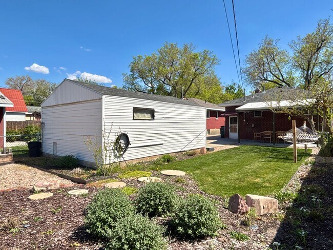Building Photo - 631 Downington Ave S
