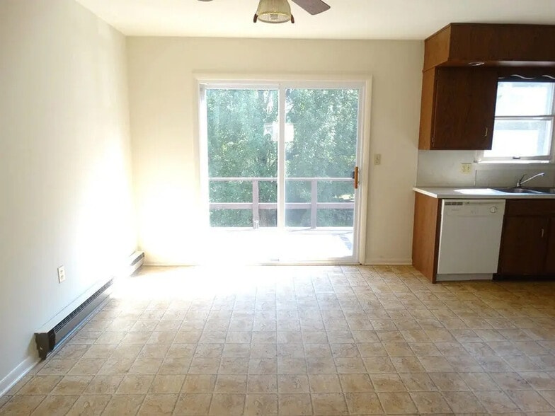 Building Photo - 313 Fulton St