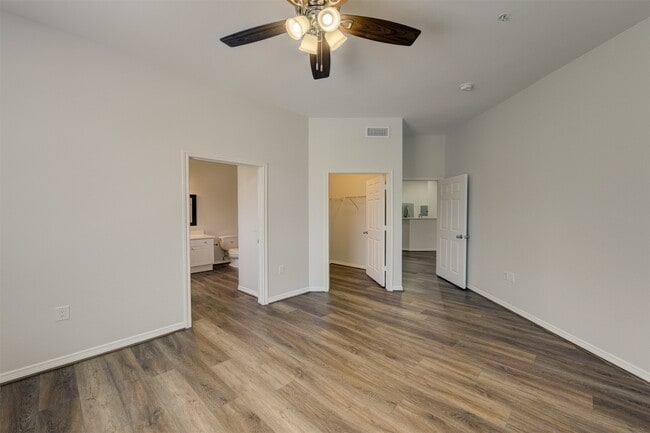 Building Photo - 3045 Marina Bay Dr