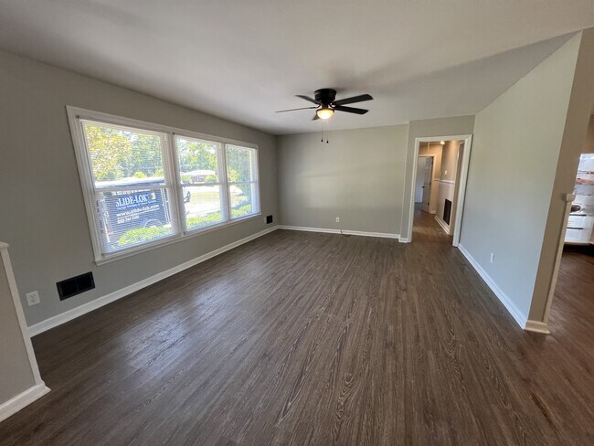 Building Photo - 5305 Ridgewood Heights Dr