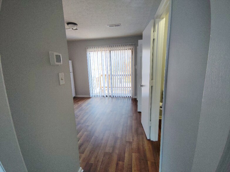 Building Photo - 14 Fonda Dr