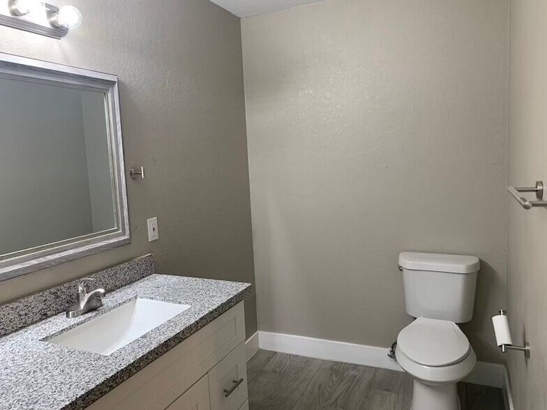 Building Photo - 231 Acker St