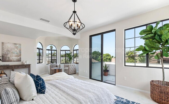 Building Photo - 994 Windflower Way