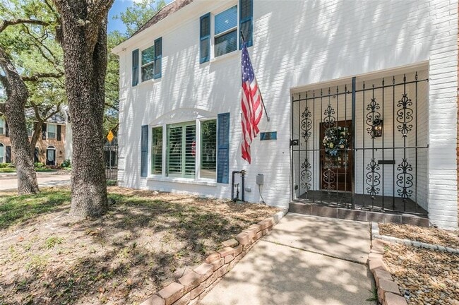 Building Photo - 8638 Oakford Dr