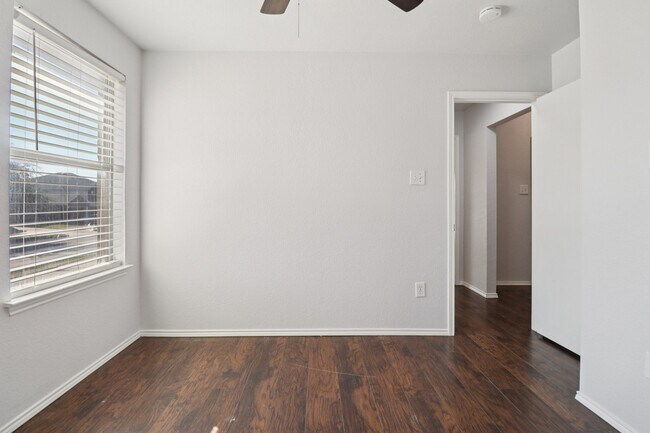 Building Photo - 4937 Spur Ridge Ct