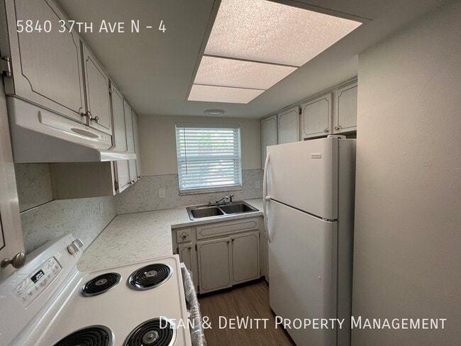 Building Photo - 5840 37th Ave N