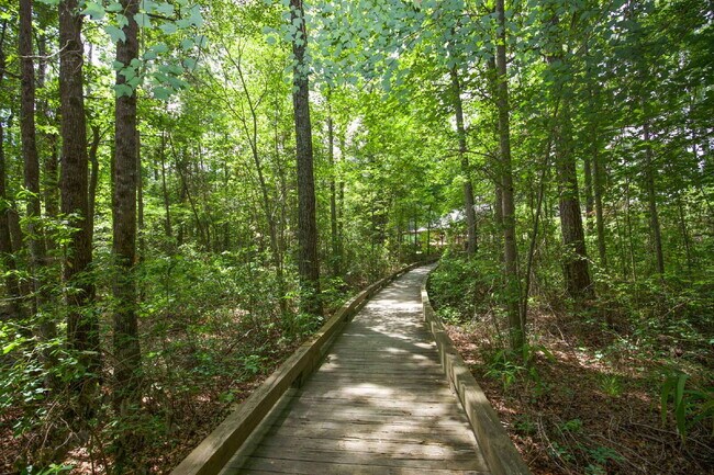 Building Photo - "Spacious 4-Bedroom Gem with 2.5 Baths at ...