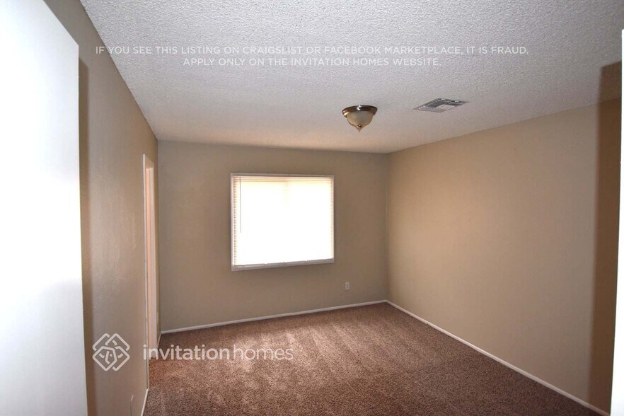 Building Photo - 8233 W Indianola Ave