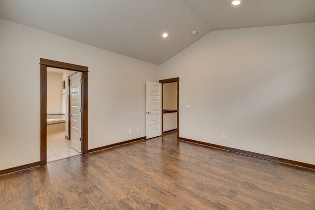 Building Photo - Bothell 4 Bedroom, Northshore Schools!
