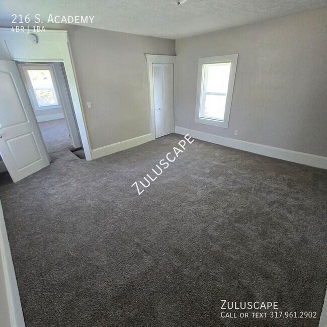 Building Photo - HALF OFF FIRST MONTH RENT....216 S. Academ...