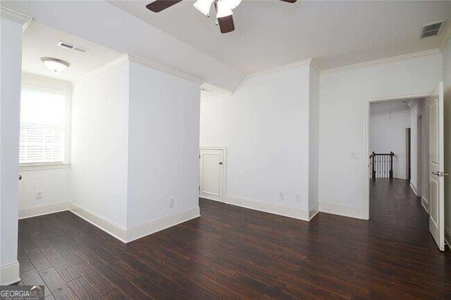 Building Photo - 1106 Devine Cir NE