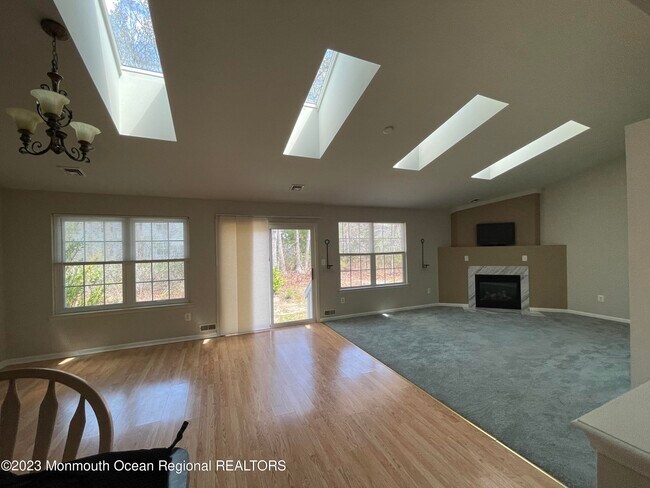 Building Photo - 48 Timberline Dr