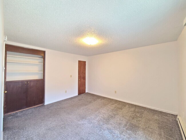 Building Photo - 2118 E Boone Ave