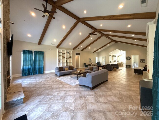 Building Photo - 14019 Thompson Rd