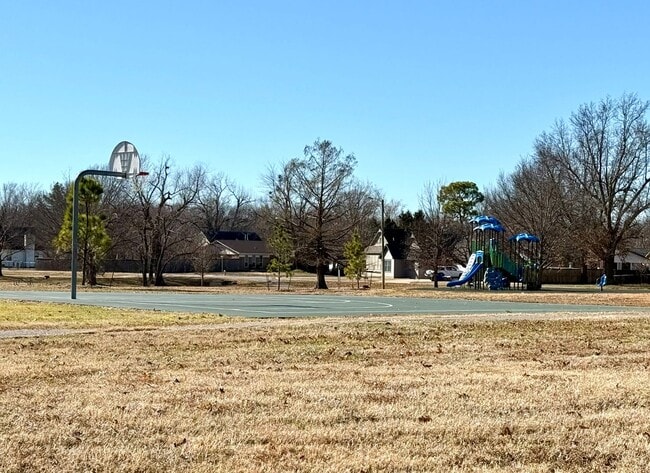 Building Photo - Updated 3 Bedroom, 1.5 Bath House Near Hard Rock Casino and Has Great Highway Access!