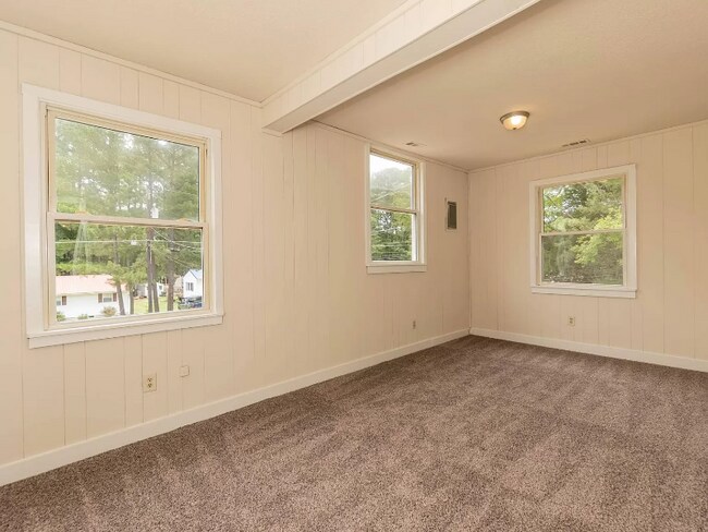 Building Photo - 303 22nd St