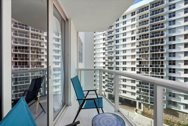 Building Photo - 3901 S Ocean Dr