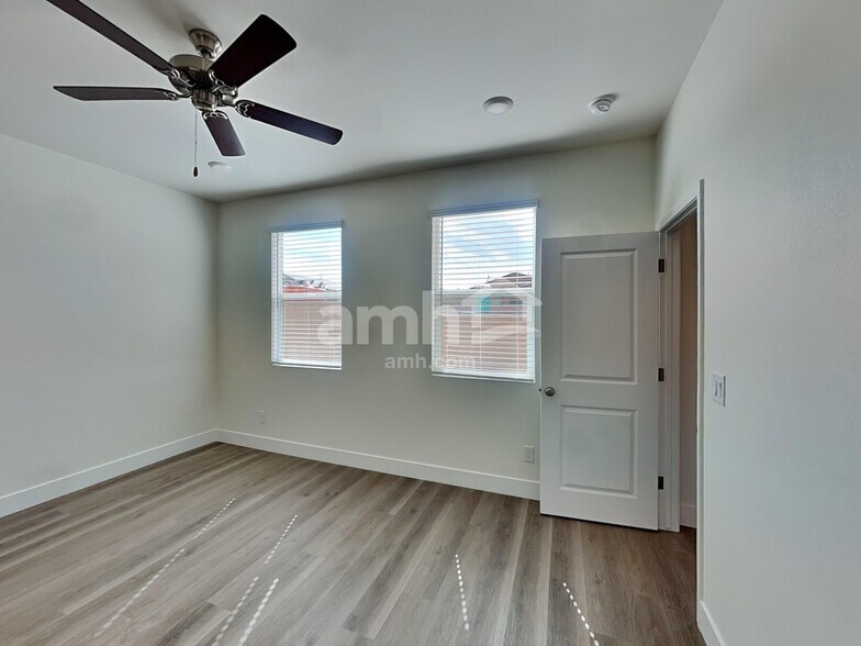 Building Photo - 493 Silverbell Fls Pl
