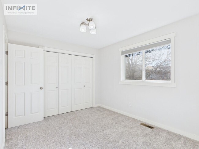 Building Photo - Great Four Bedroom! First Month Half Off!!