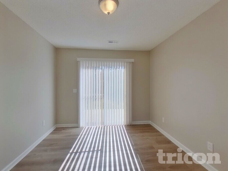 Building Photo - 13 Walnut Grove Way