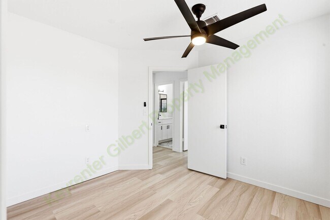 Building Photo - Remodeled Alta Mesa Golf Course Home with Private Balcony and Putting Green