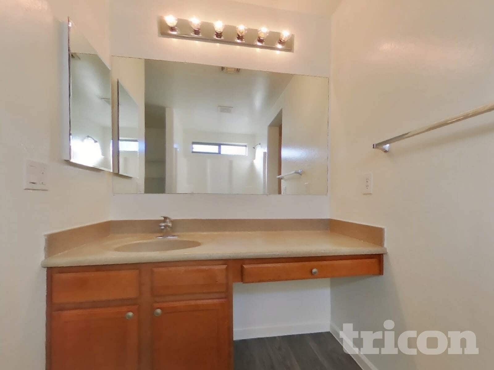 Building Photo - 23634 W Tamarisk Ave