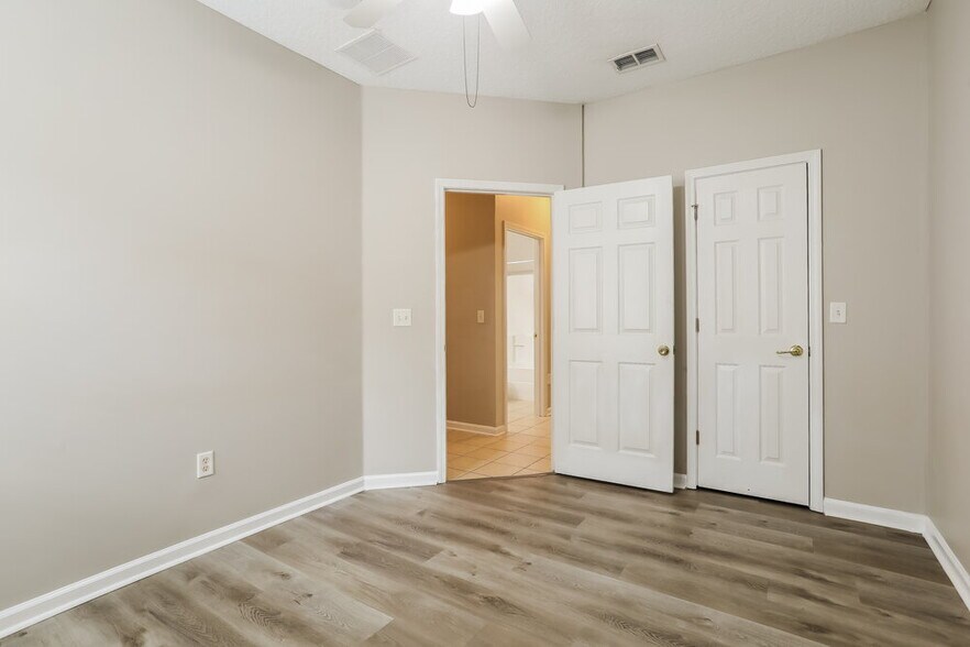 Building Photo - 3917 Leatherwood Dr