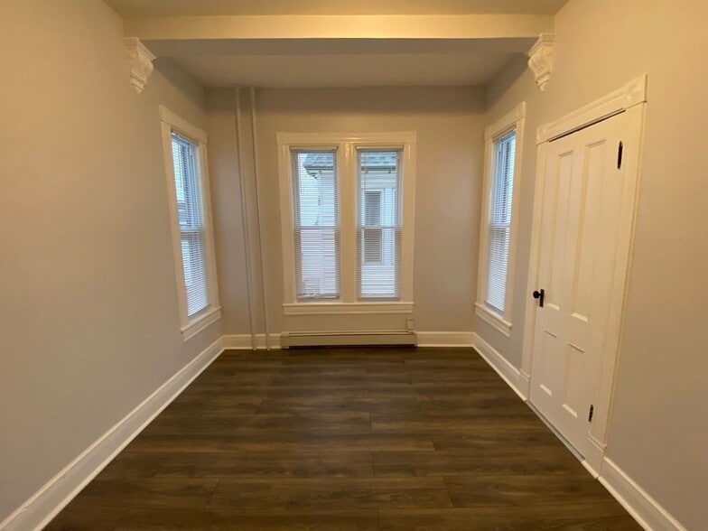 Building Photo - 126 Garden St