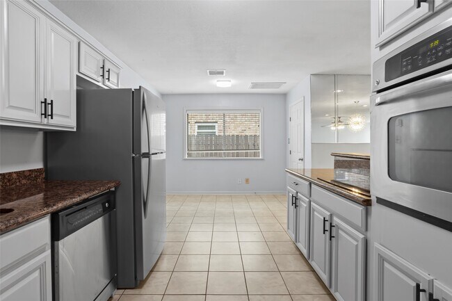 Building Photo - 16 Harbor Ln